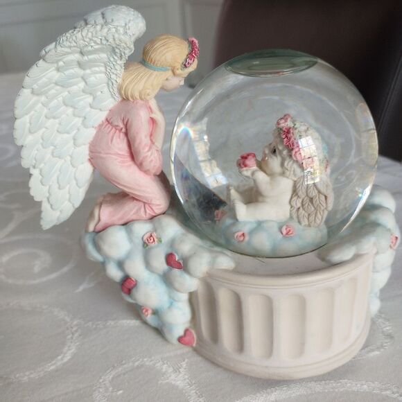 Cast Art Industries 1995 Dreamsicles "Heart to Heart" Musical Snowglobe - Picture 4 of 10